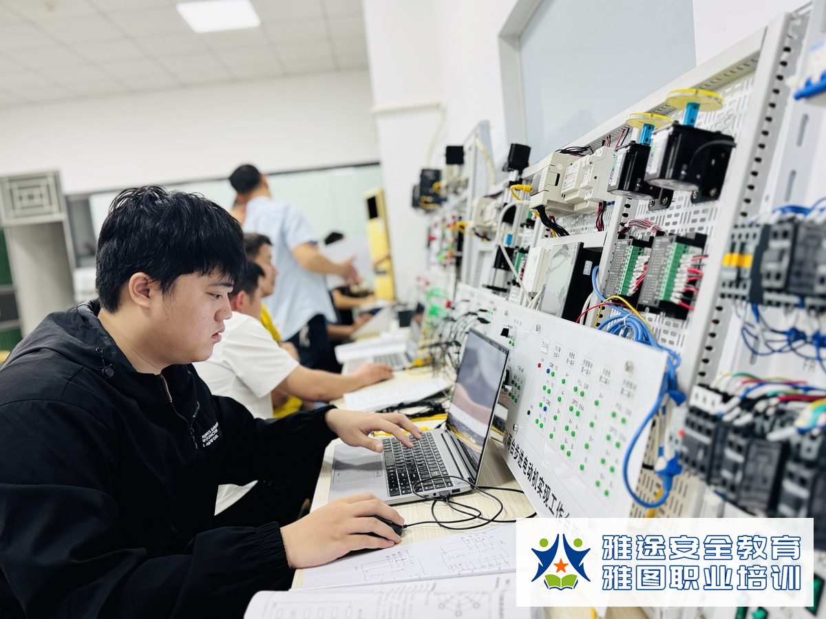 珠海三灶高级电工培训：想学PLC，怎样判断课程是在练能力还是只记程序？